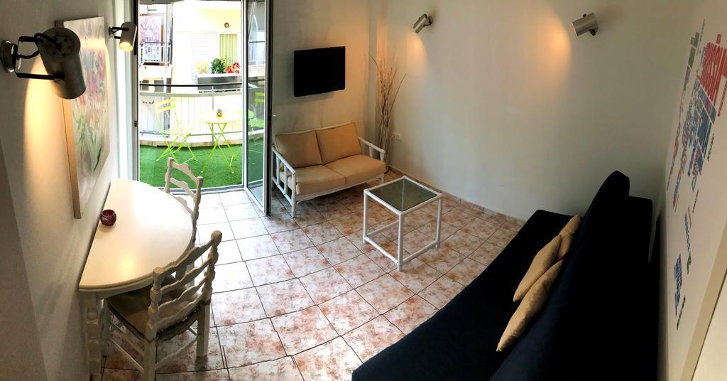 100M From The Beach Cosy Apartment Loutráki Exterior foto