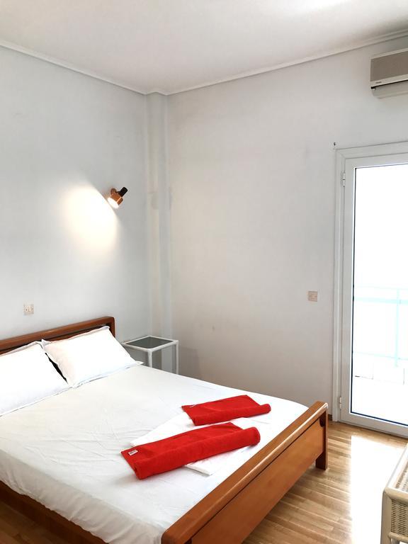 100M From The Beach Cosy Apartment Loutráki Exterior foto